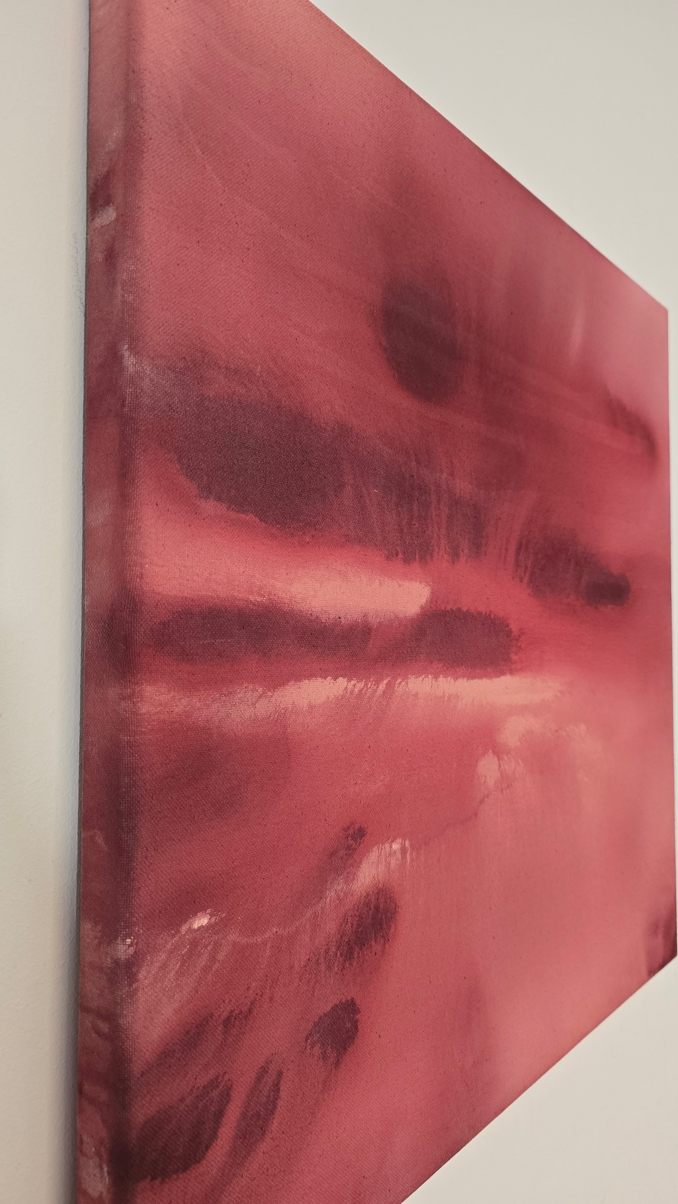 Crimson Drift · 60 × 60 cm