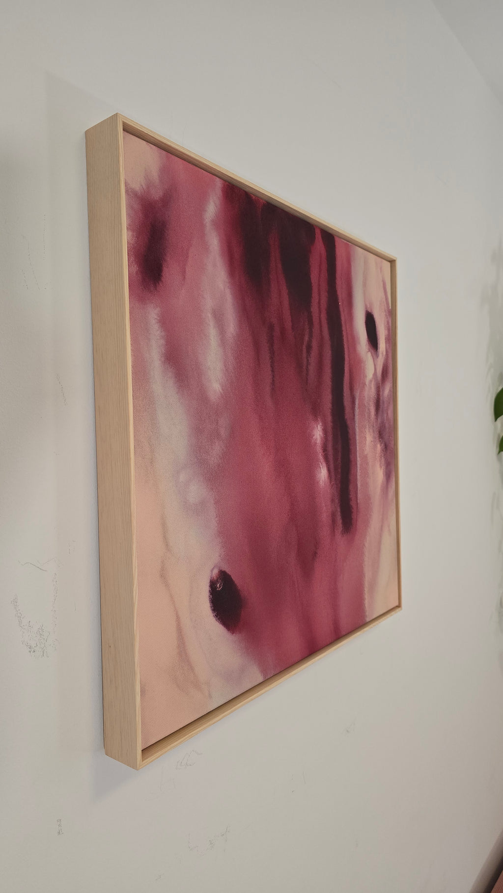 Crimson Descent · 60 × 60 cm