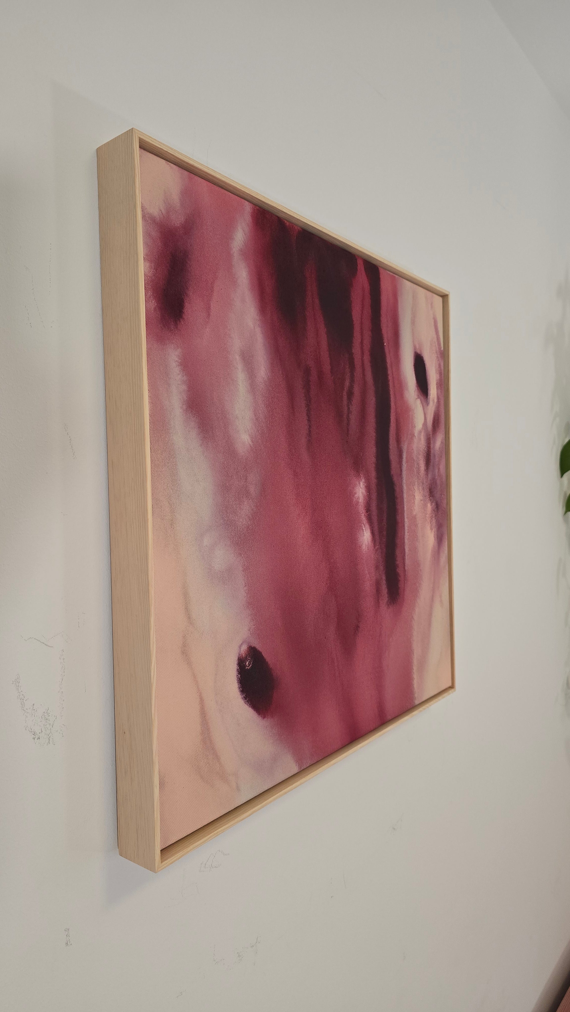 Crimson Descent · 60 × 60 cm