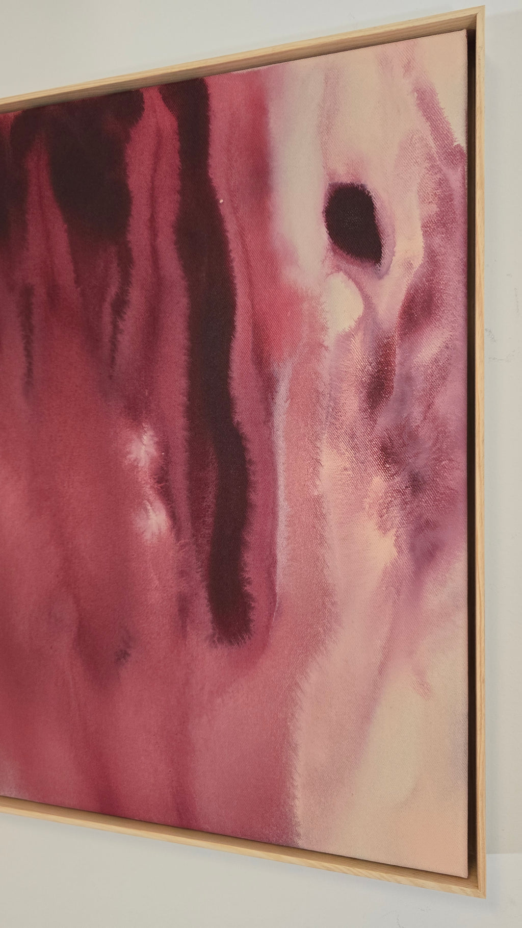 Crimson Descent · 60 × 60 cm
